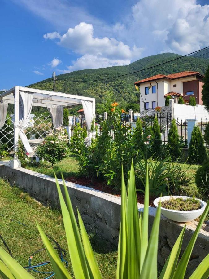Белият Кът Sapareva Banya Exterior foto